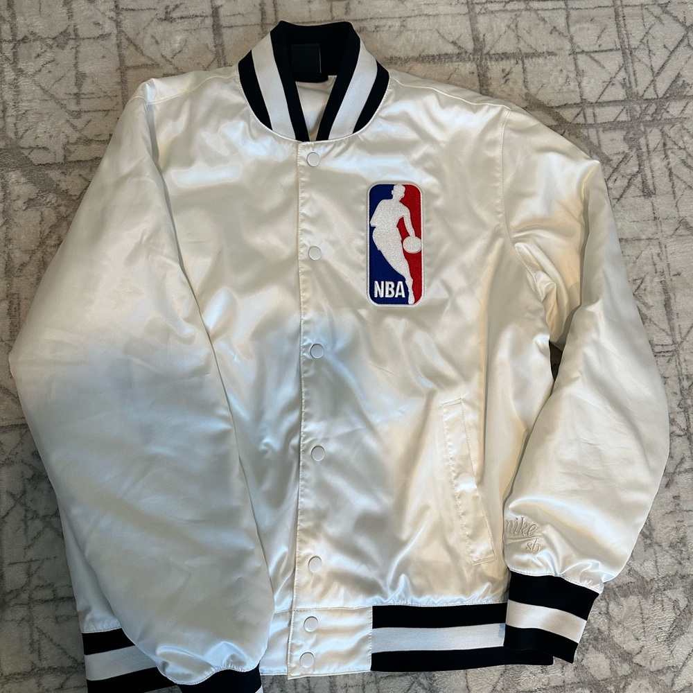 NBA nike bomber jacket men’s medium